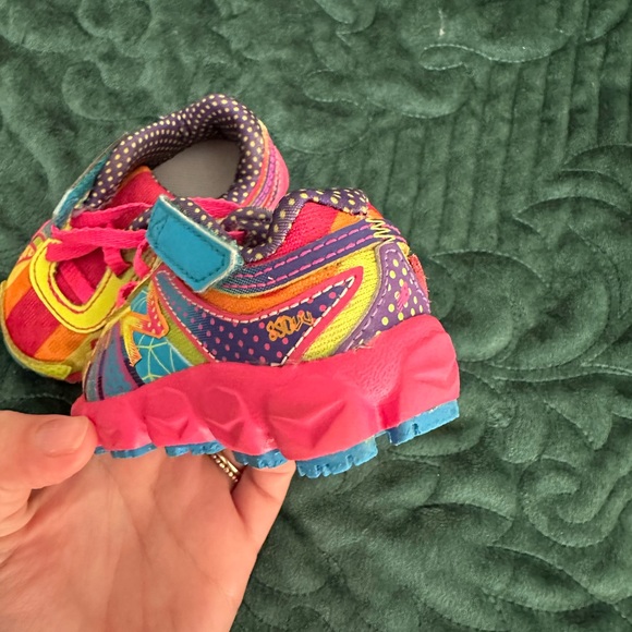 Colorful New Balances - Picture 4 of 5